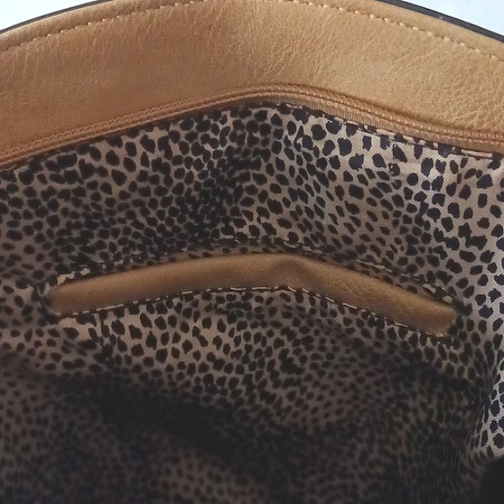 CUTE Crossbody Brown/Tan Gold Hardware Purse - Picture 8 of 16